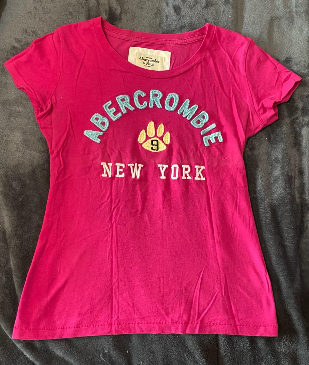 Remera Abercrombie & Fitch · Talle M