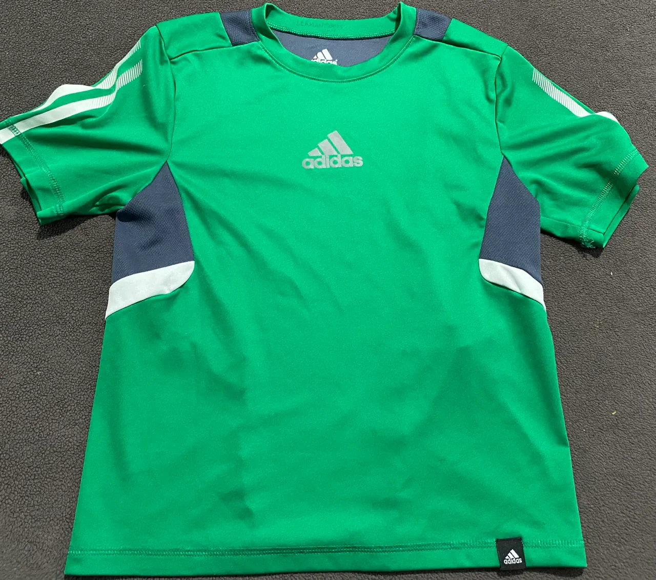 Remera adidas - imagen 1