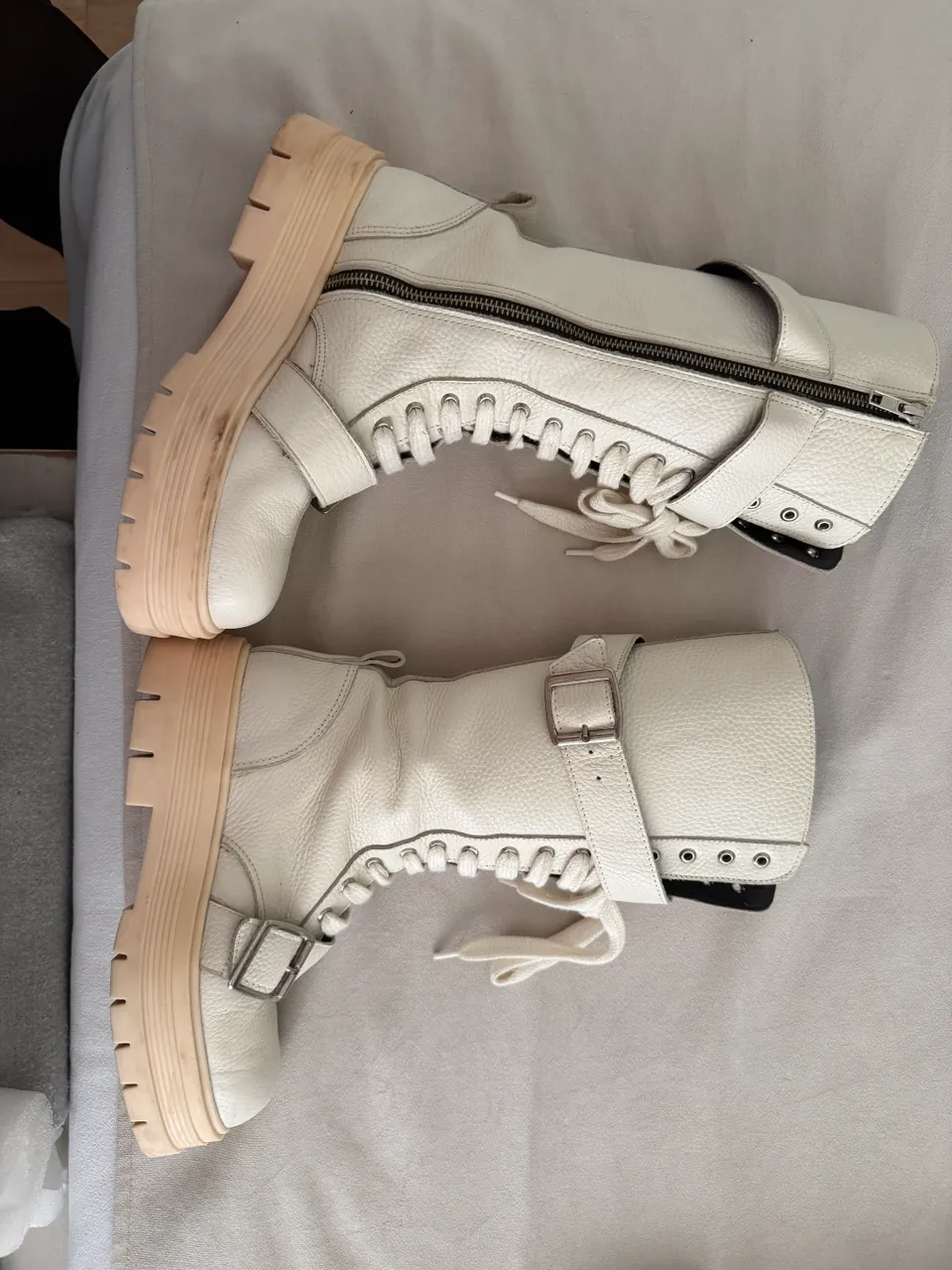 Borcegos Sofia Sarkany - imagen 3
