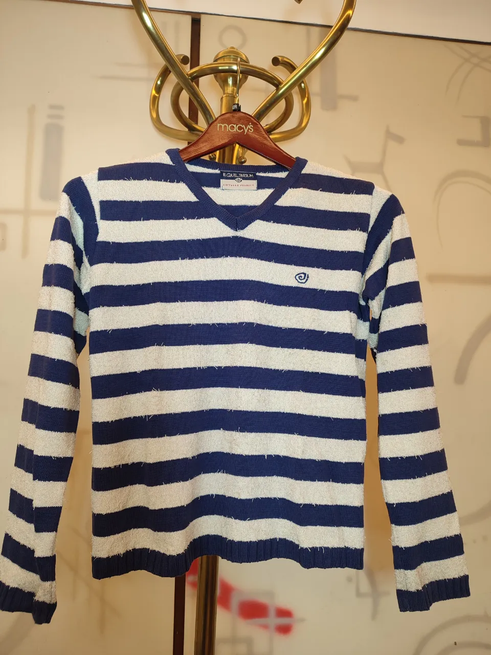 Sweater Equilibrium - imagen 1