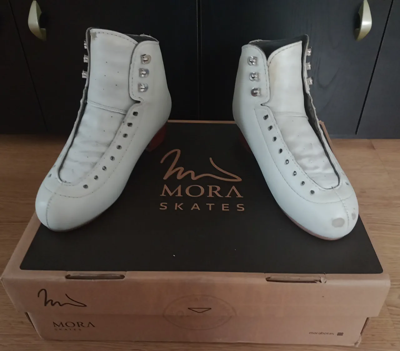 Patines Mora · Talle AR 37