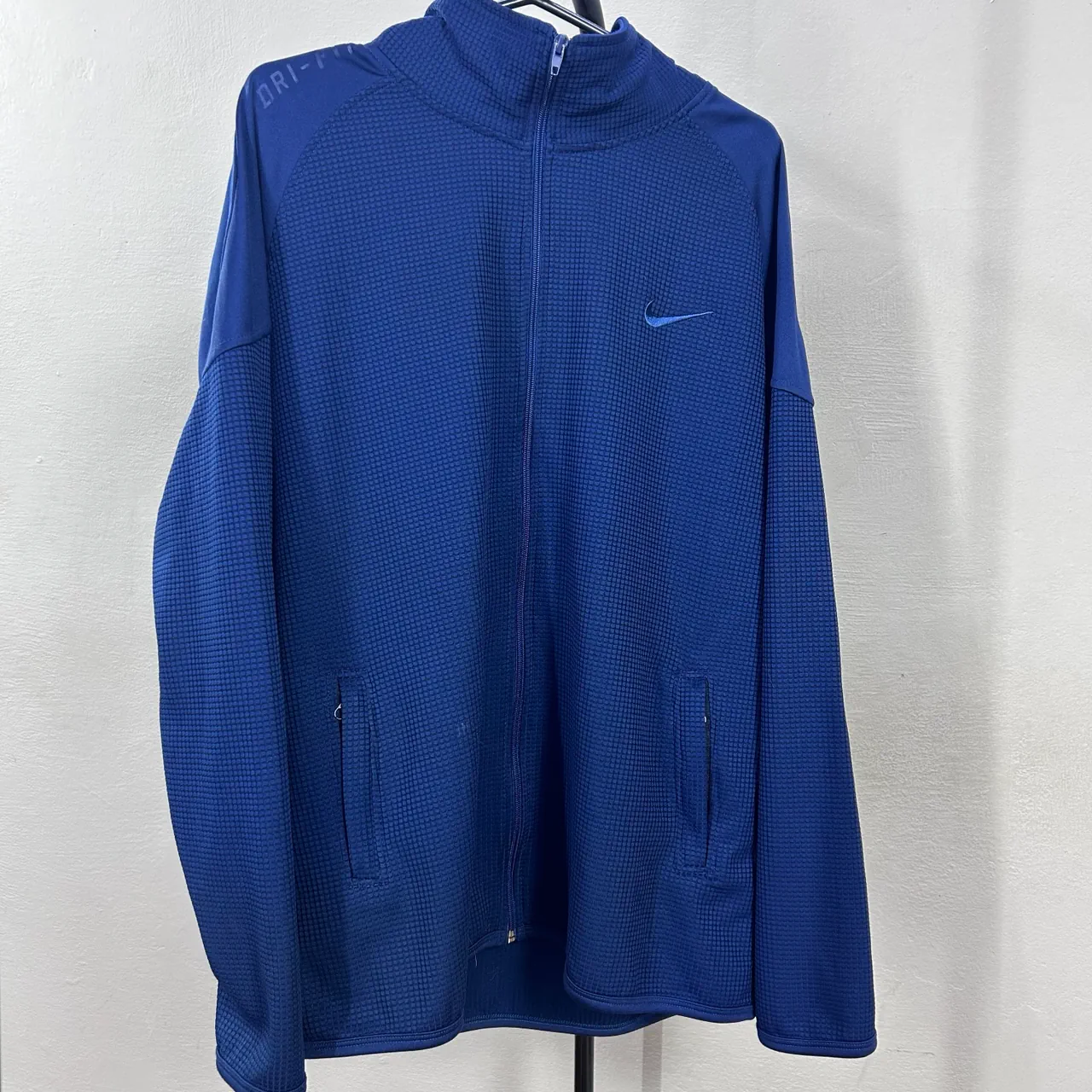 Nike · Talle L