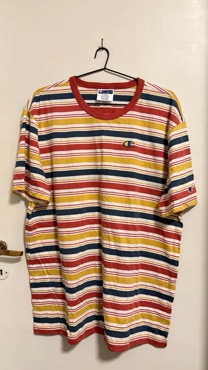 Remera Champion · Talle L