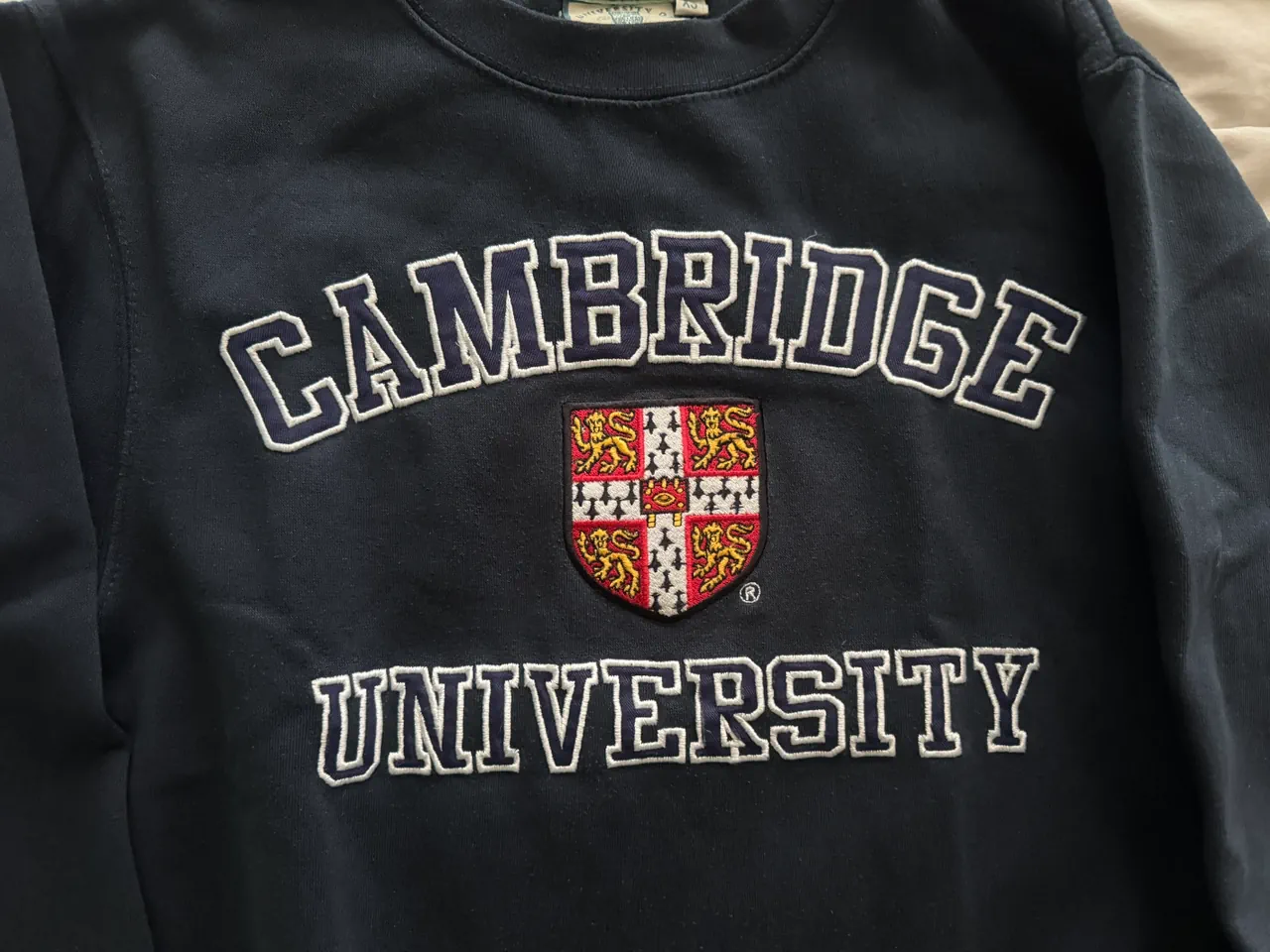 Buzo University of cambridge - imagen 2