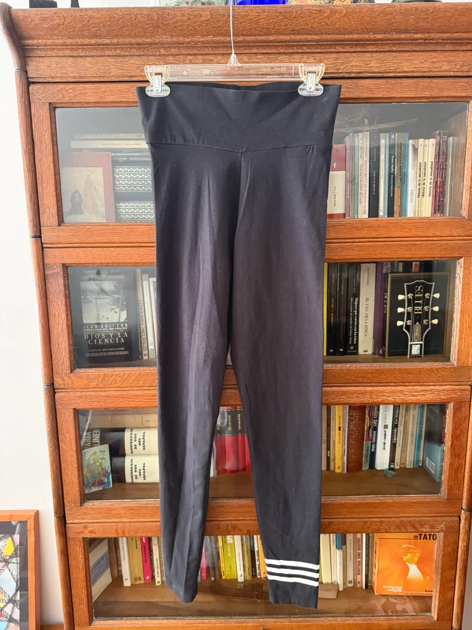 Pantalón adidas · Talle M