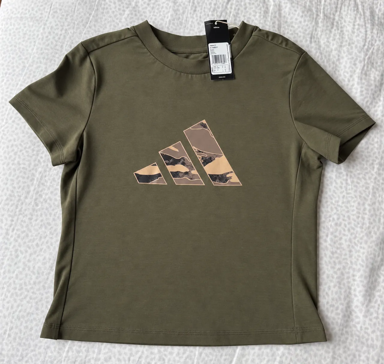 Remera adidas · Talle M
