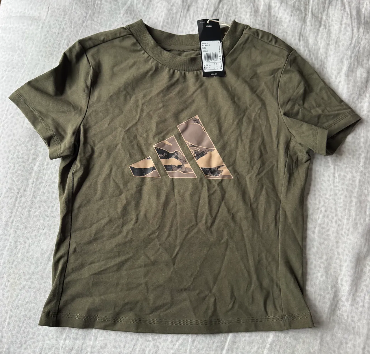 Remera adidas · Talle M