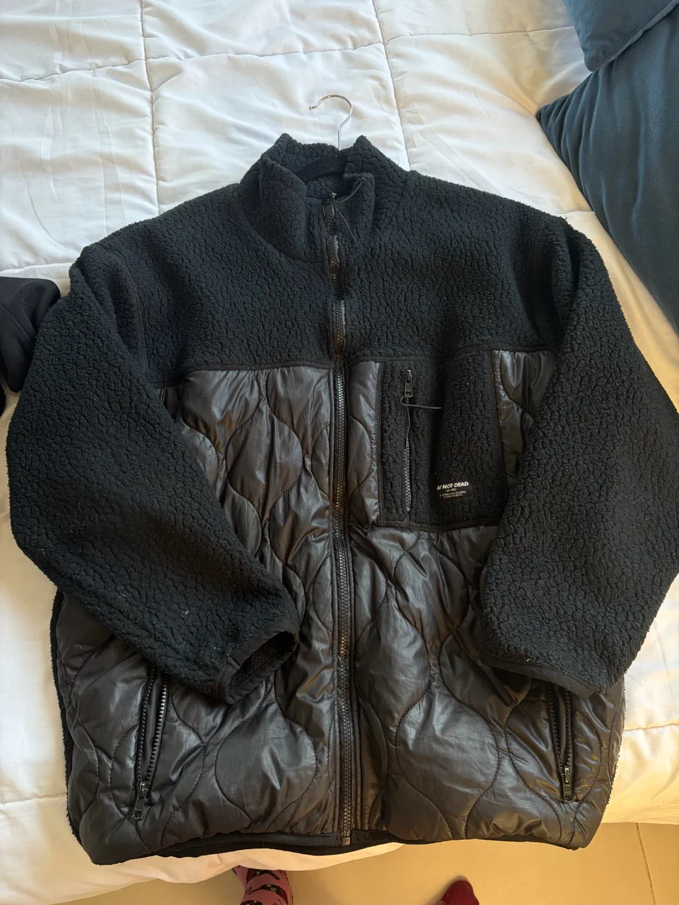 Campera Ay Not Dead - imagen 1
