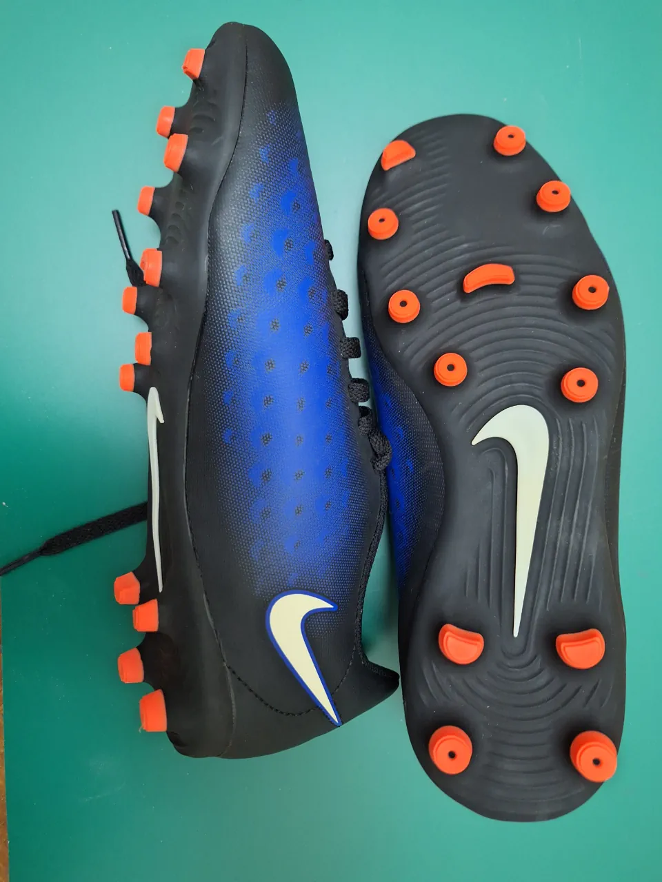 Nike · Talle AR 34