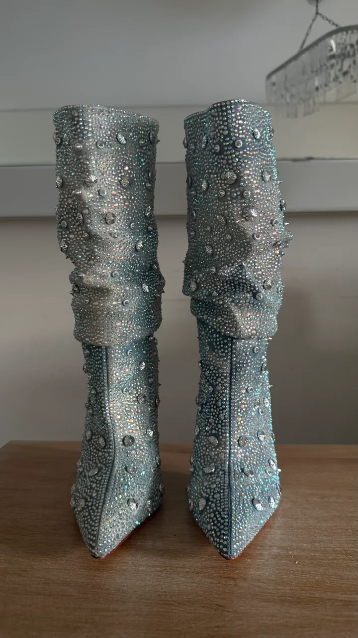Azalea wang · Talle AR 37