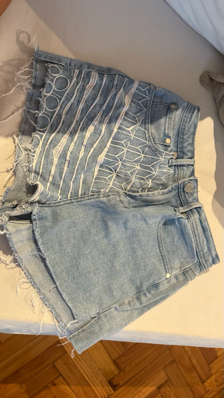 Short Jazmín Chebar - imagen 1