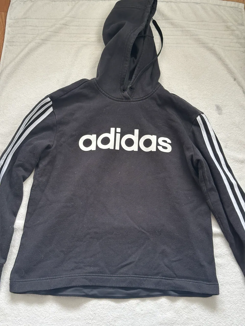 adidas · Talle L