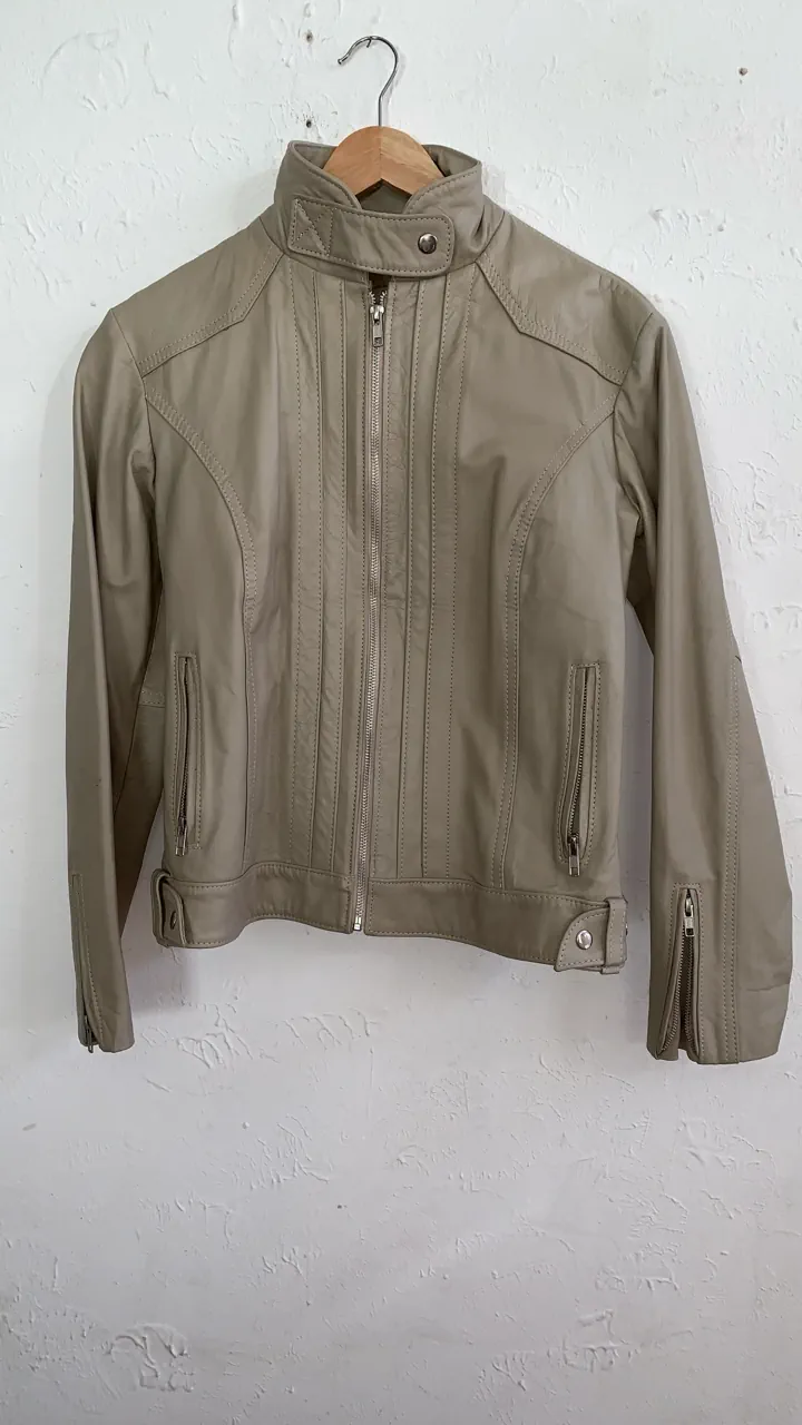 Campera Sin marca · Talle L