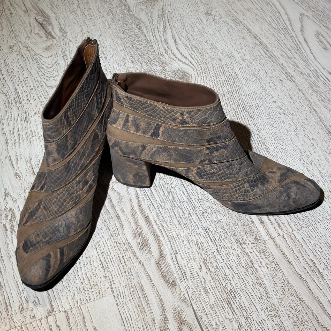 Botas - · Talle AR 39