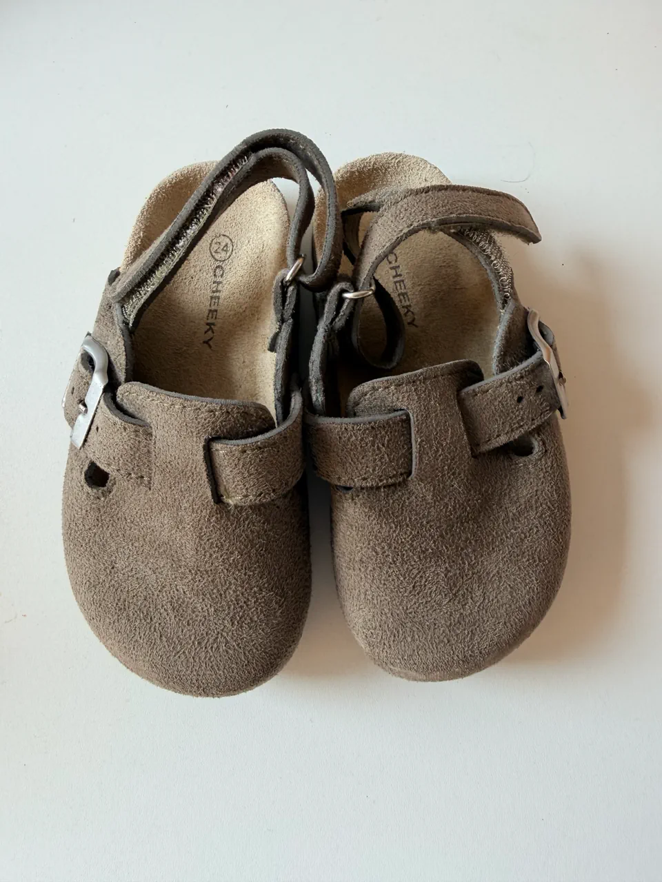 Sandalias CHEEKY · Talle AR 24