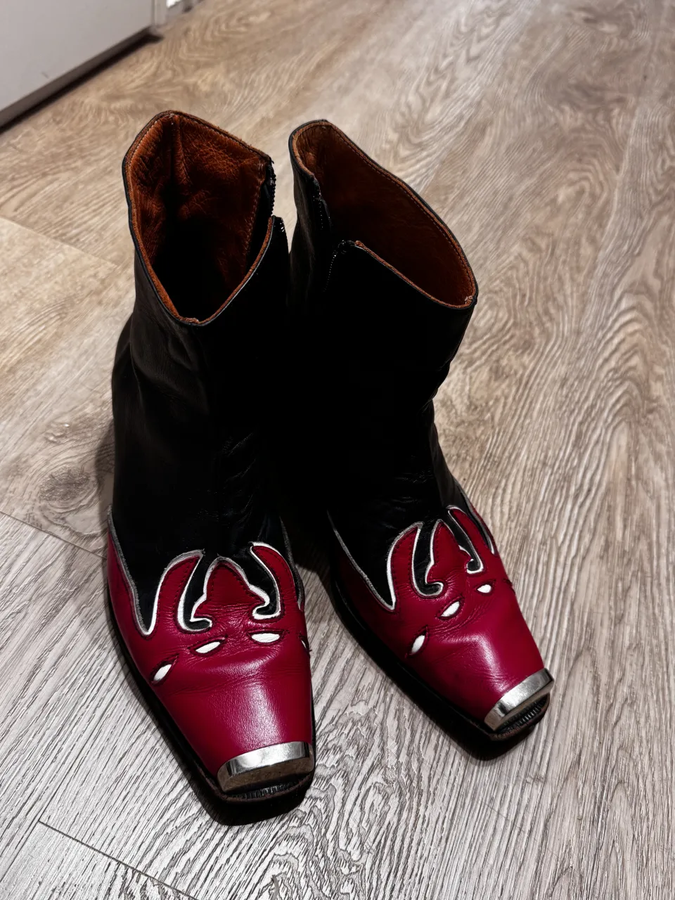 Botineta sin marca · Talle AR 39