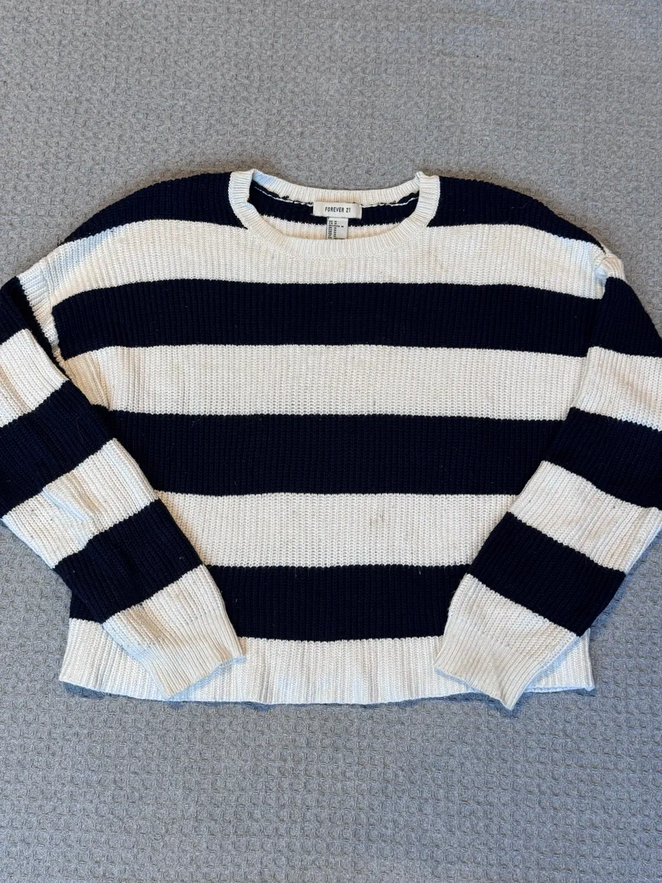 Sweater Forever 21 · Talle M
