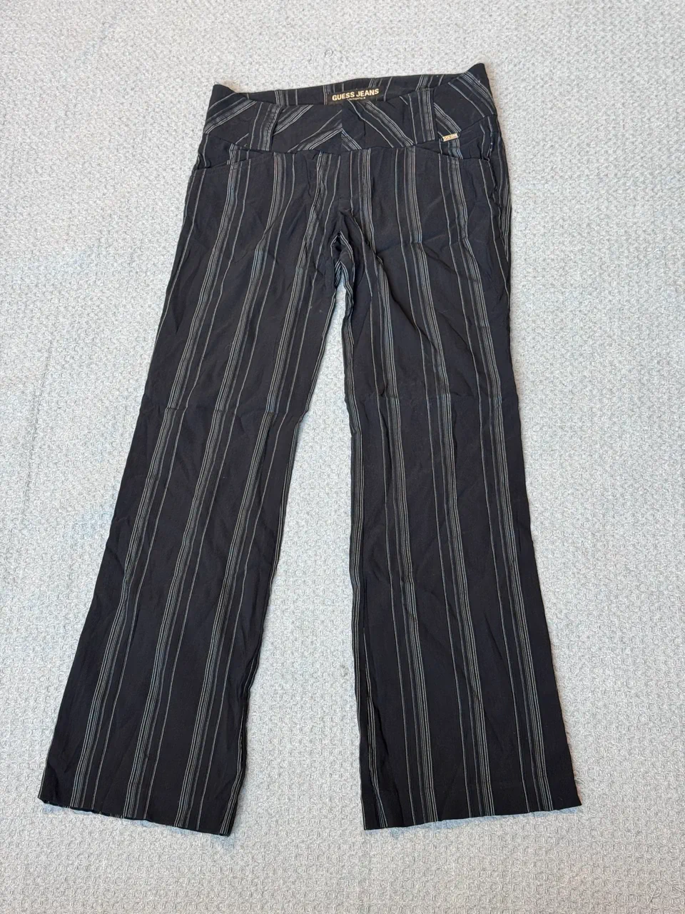 Pantalón GUESS · Talle US 24