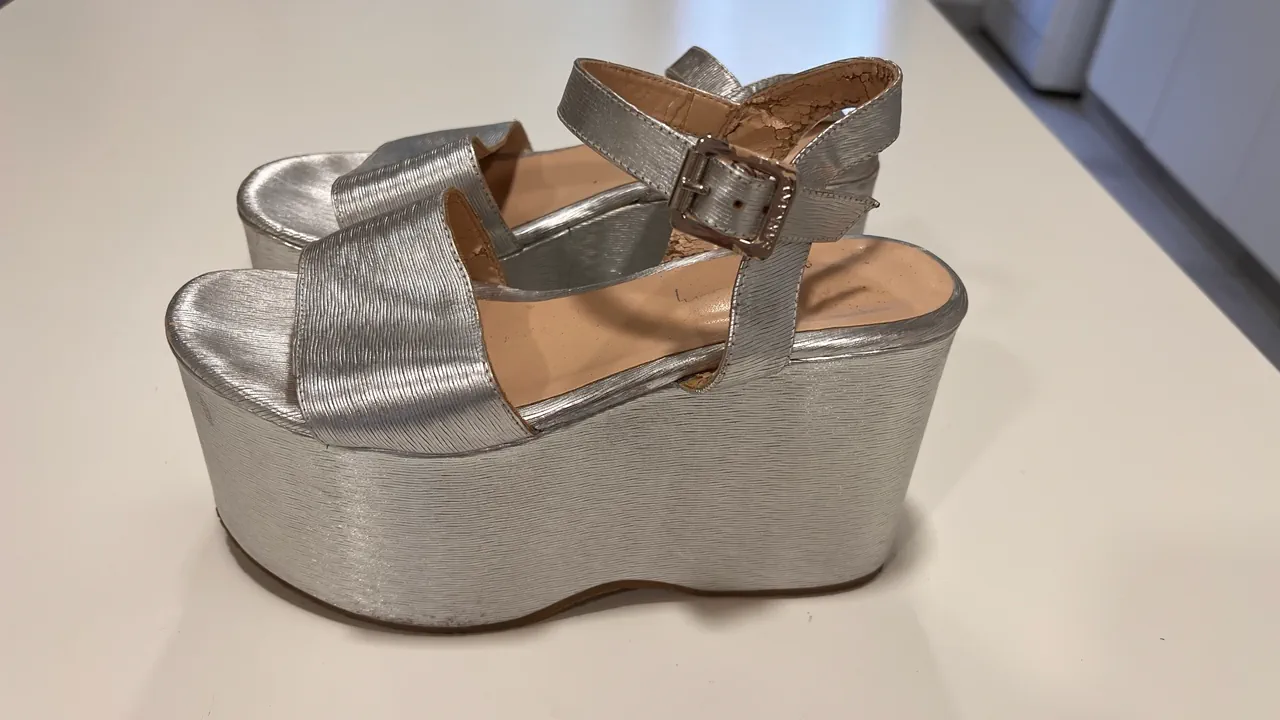 Sarkany · Talle AR 38