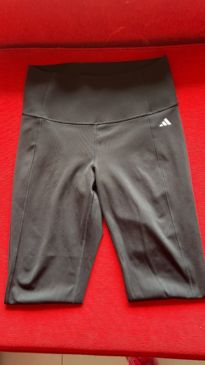 adidas · Talle L