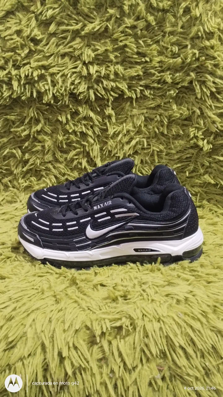 Nike · Talle AR 40