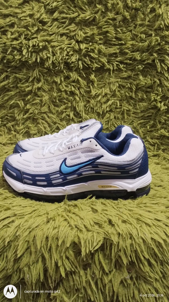 Nike · Talle AR 40