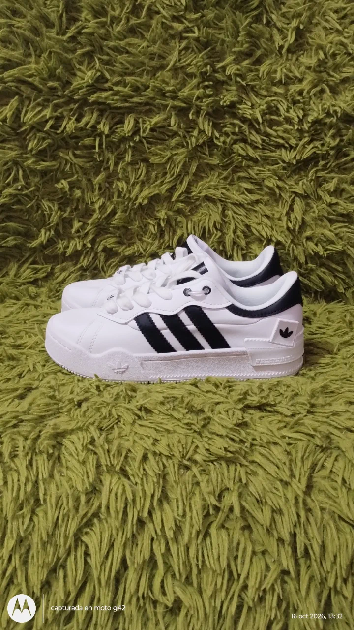 Zapatillas adidas - imagen 1