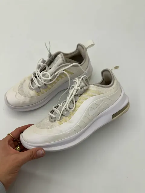 Nike · Talle AR 38