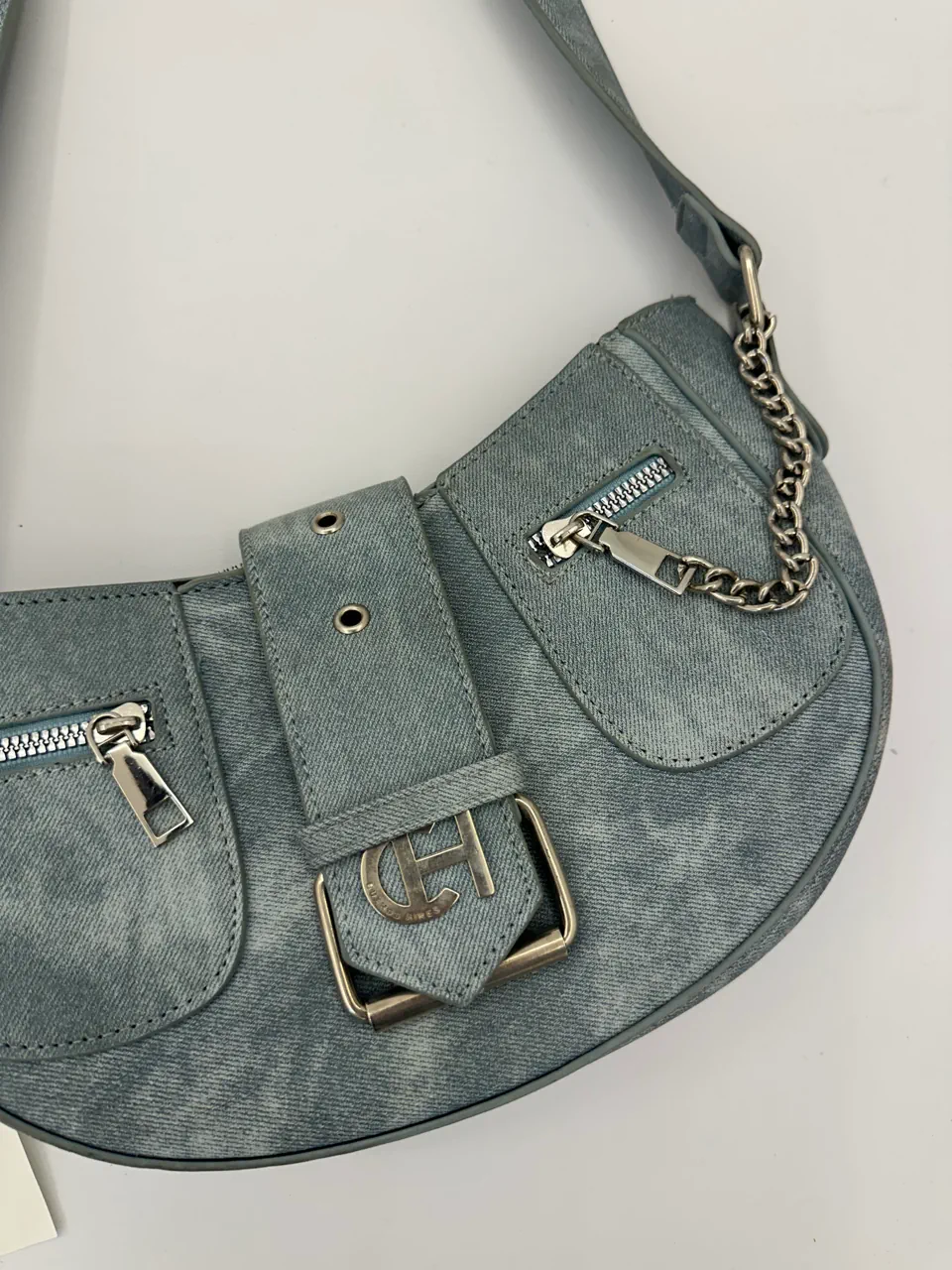 Cartera CH