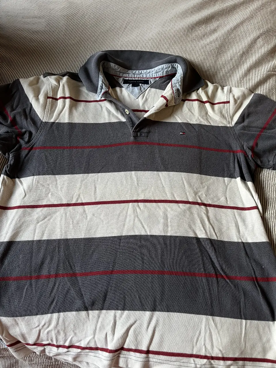 Remera Tommy Hilfiger · Talle M