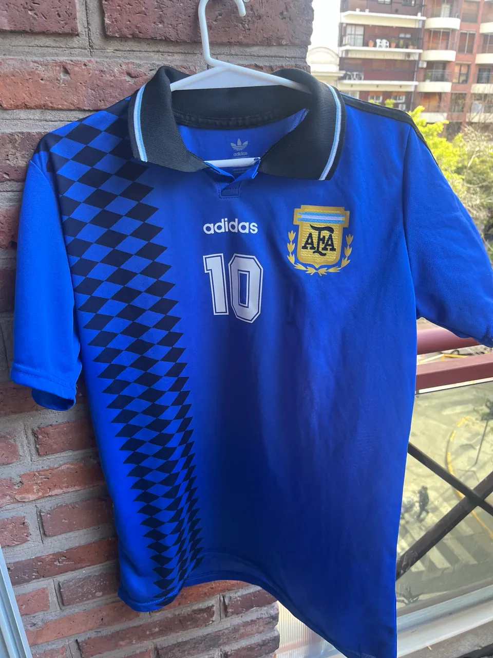Camiseta adidas - imagen 1