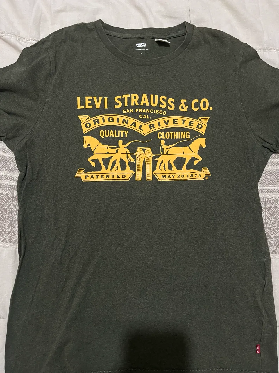 Remera Levi's · Talle M