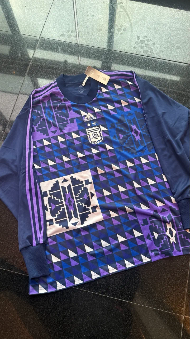 Camiseta adidas - imagen 1
