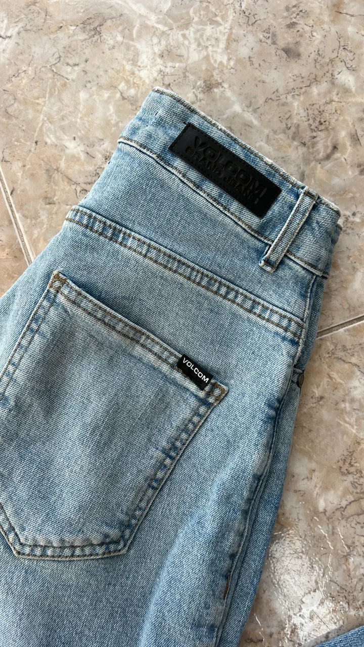 Jean Volcom - imagen 2