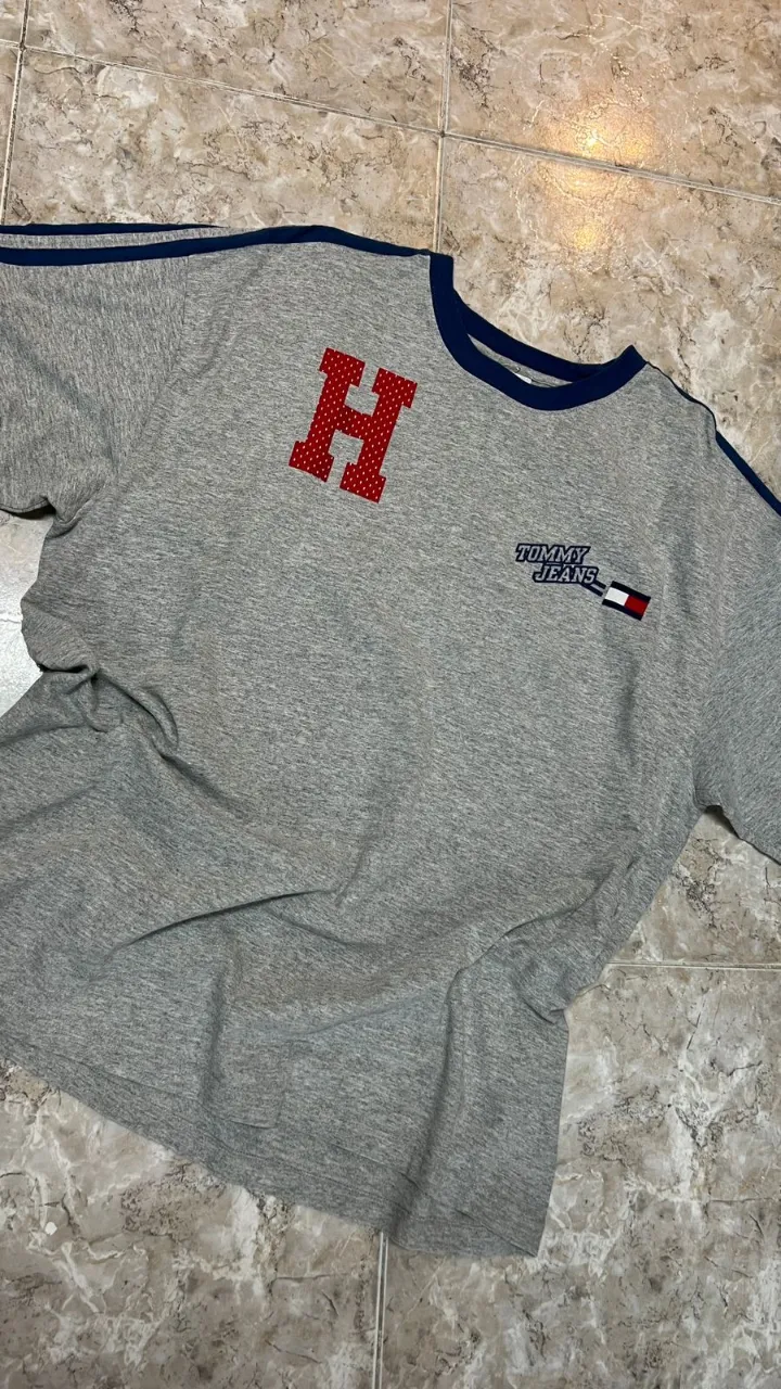 Remera Tommy Jeans · Talle XL