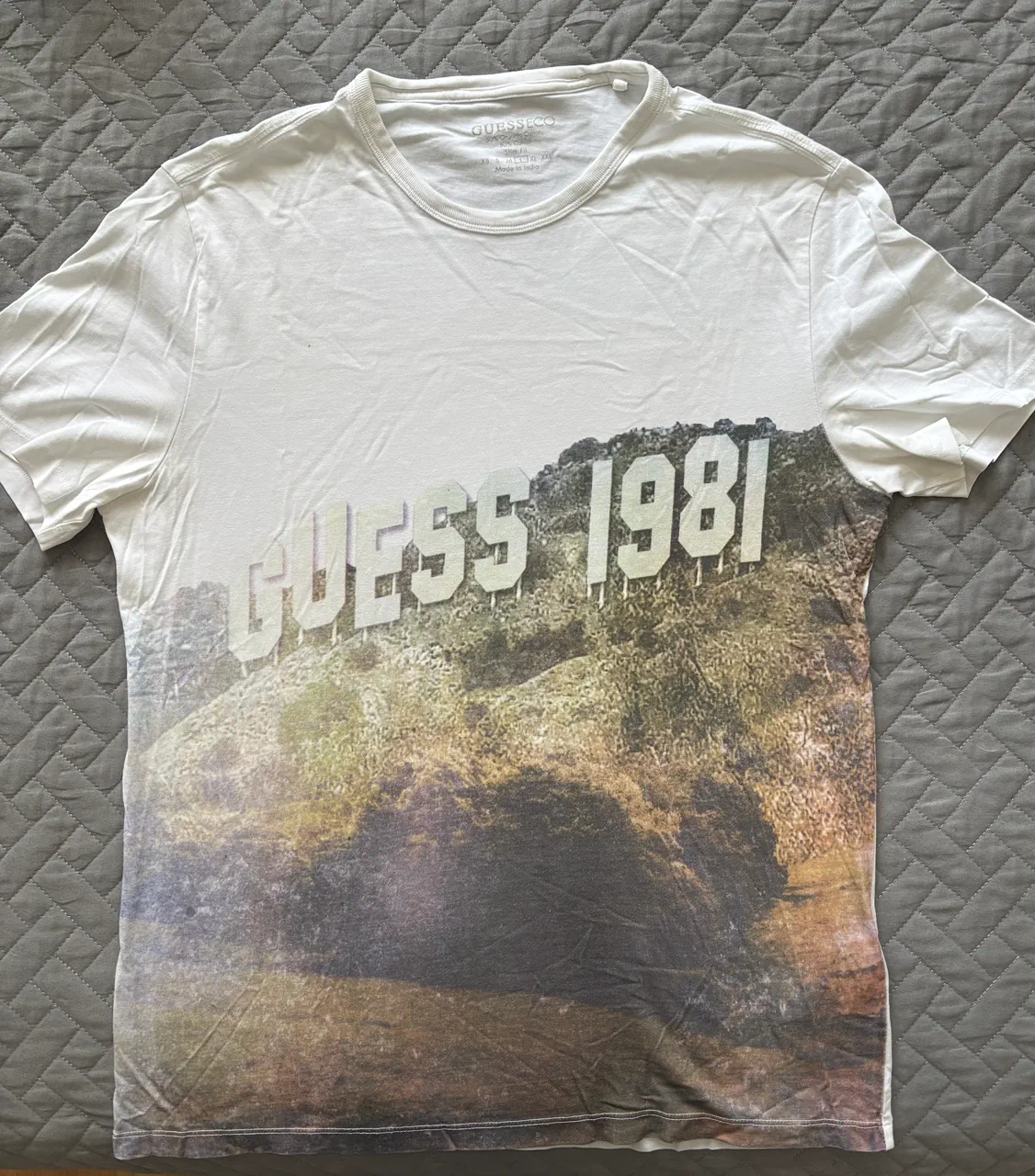 Remera GUESS - imagen 1