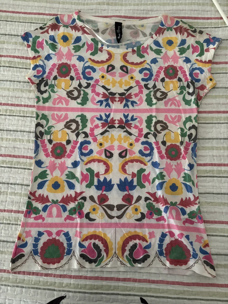 Remera Ona Saez · Talle M