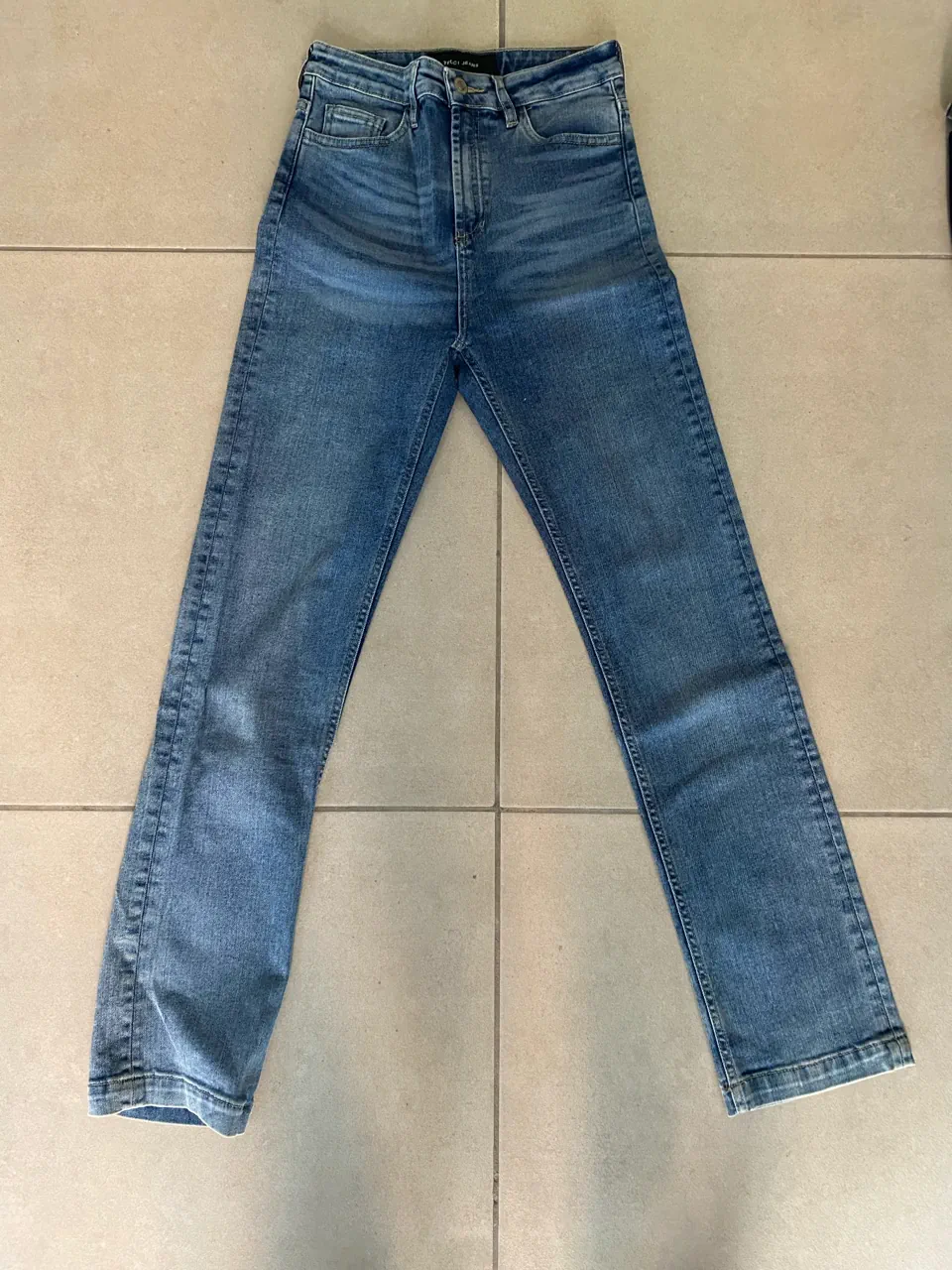TUCCI JEANS · Talle MEX/ARG 22