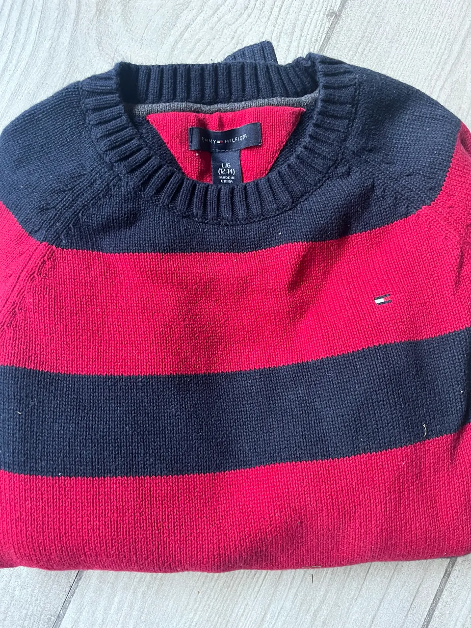 Sweater de cuello redondo Tommy Hilfiger · Talle 12 años / 152 cm