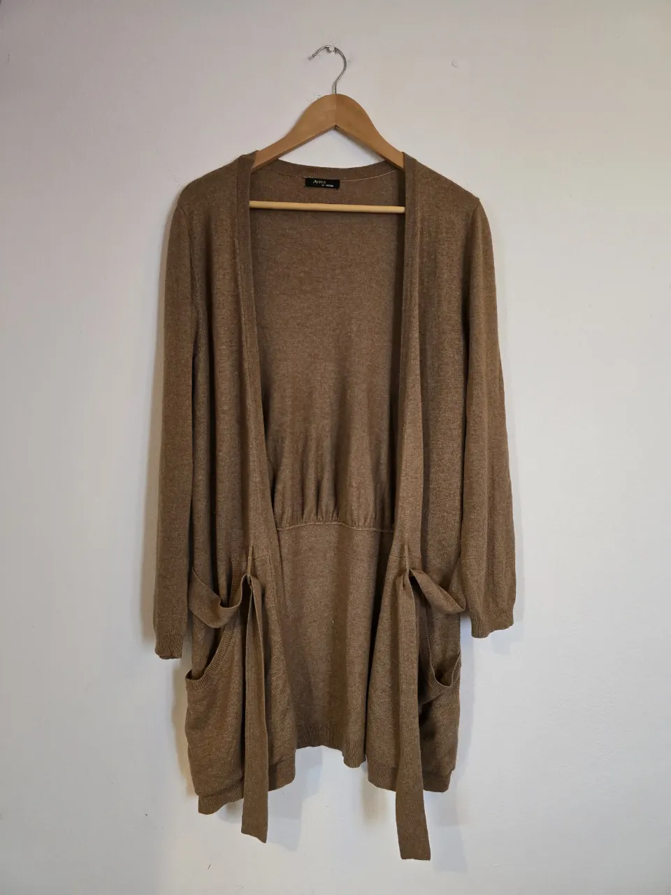 Cardigan Ayres - imagen 1
