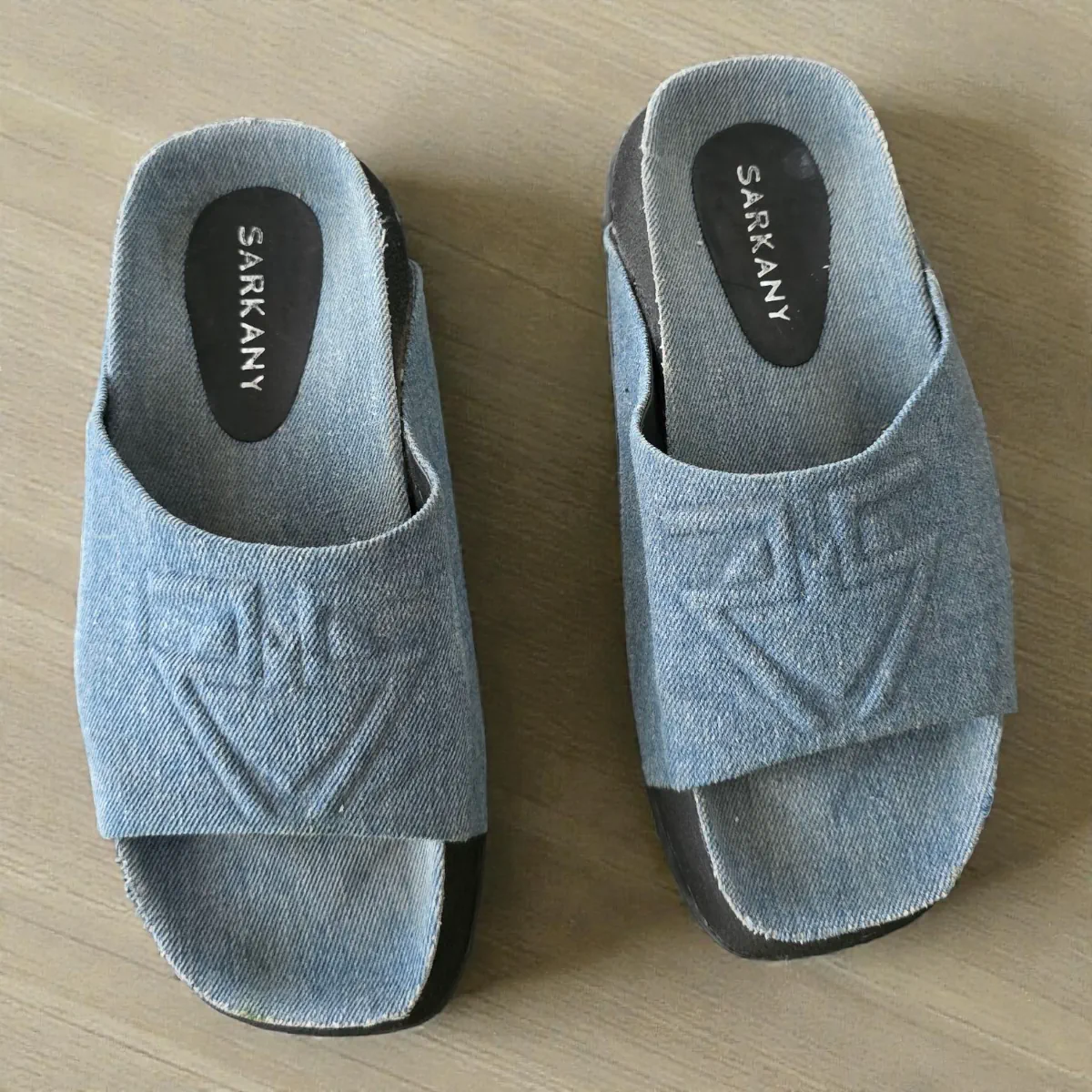 Zuecos Sarkany · Talle AR 38