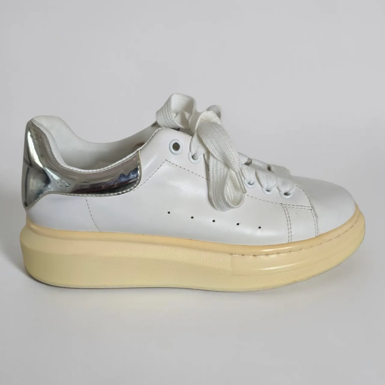 Zapatillas Alexander McQueen · Talle AR 39