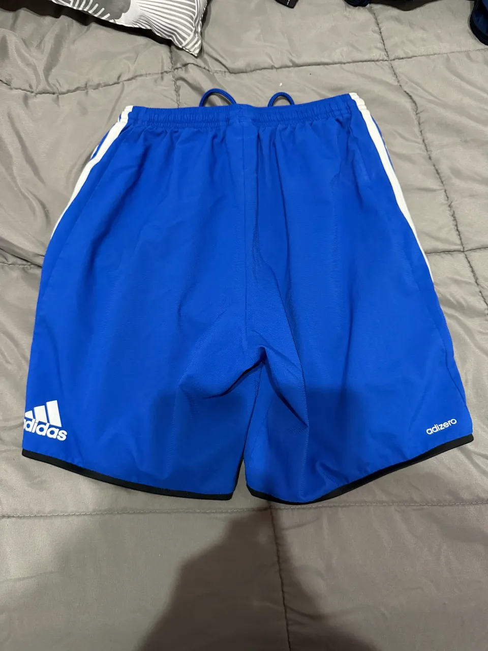 adidas · Talle S