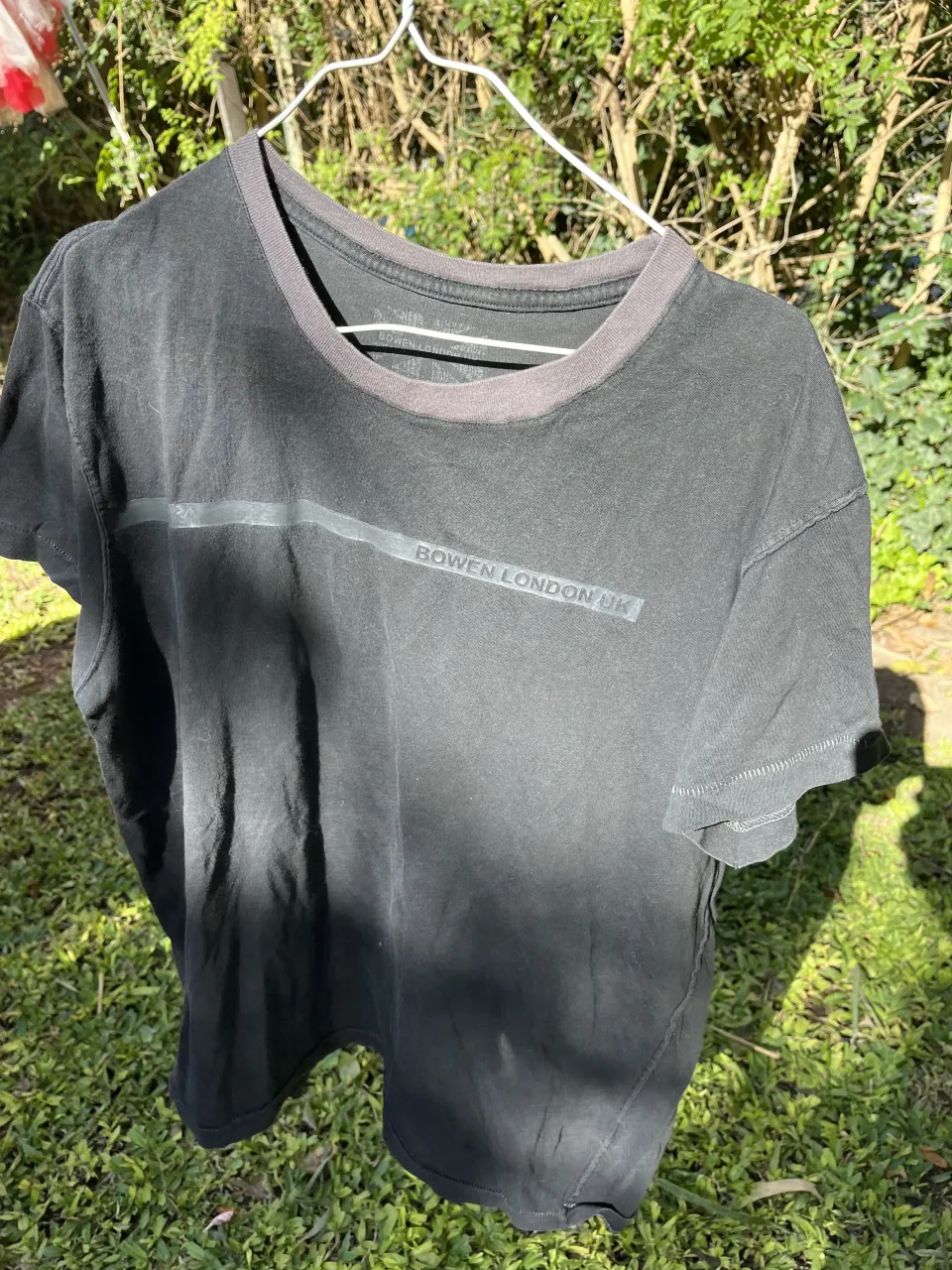 Remera Bowen · Talle M