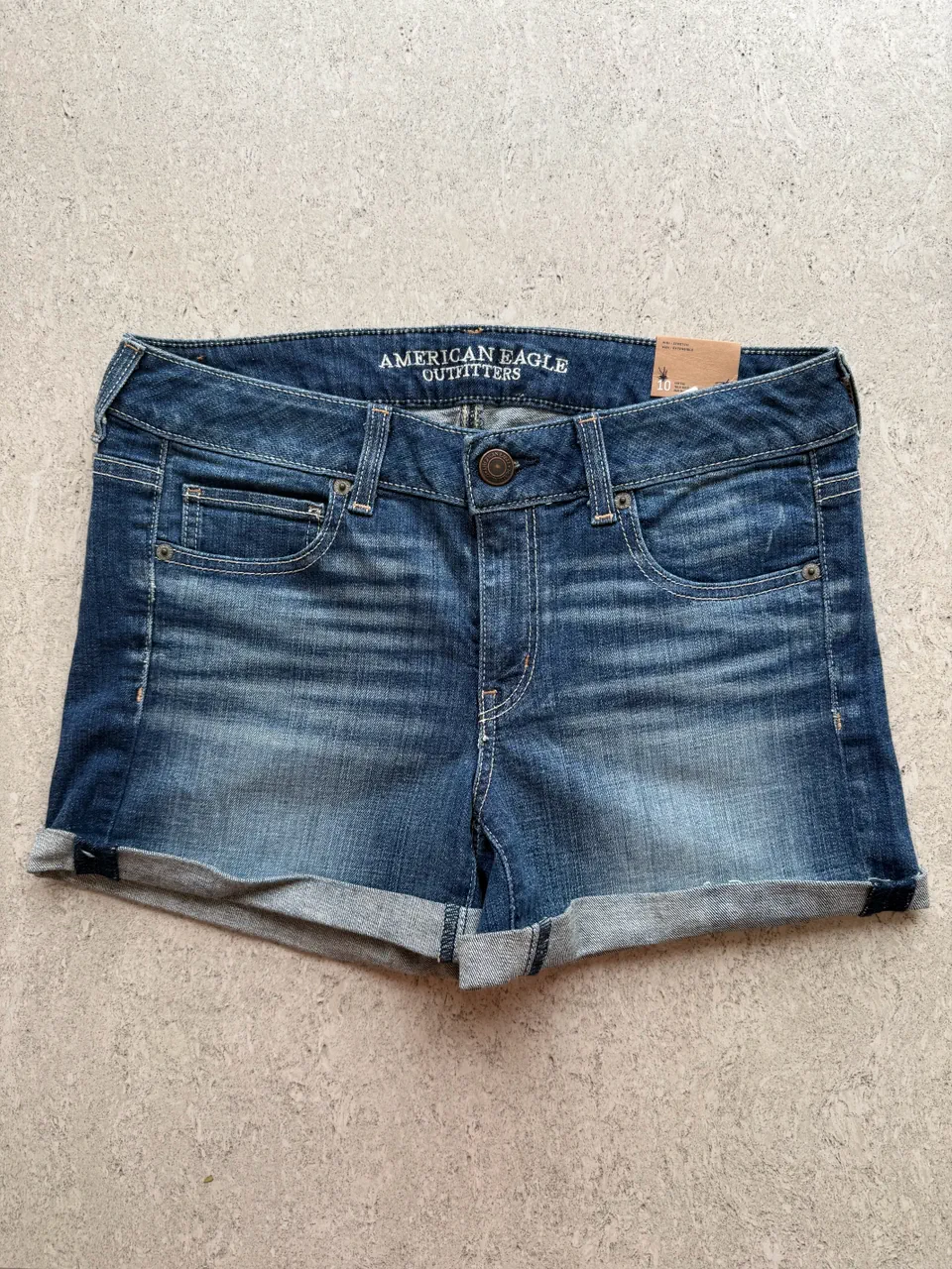 Short American Eagle Outfitters · Talle US 41