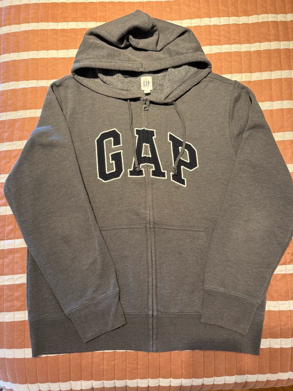 Buzo GAP - imagen 1