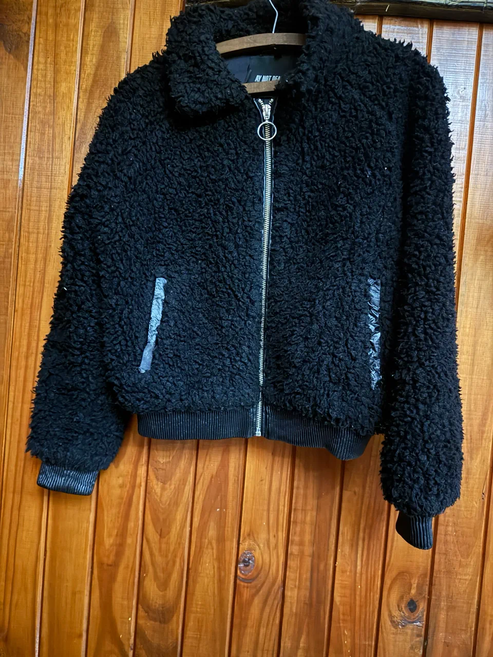 Campera Ay Not Dead · Talle 2