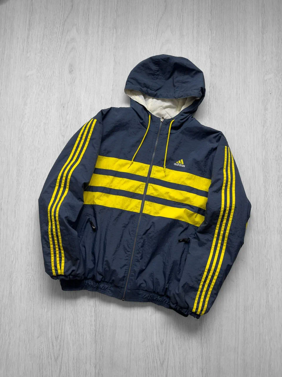 Campera adidas · Talle XL