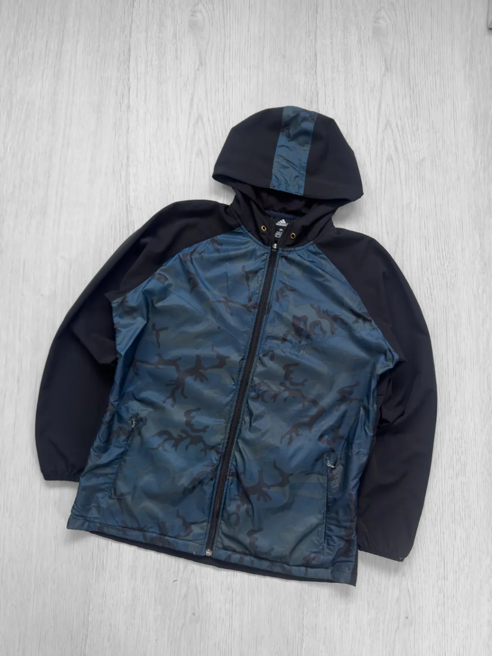 Campera adidas · Talle XL
