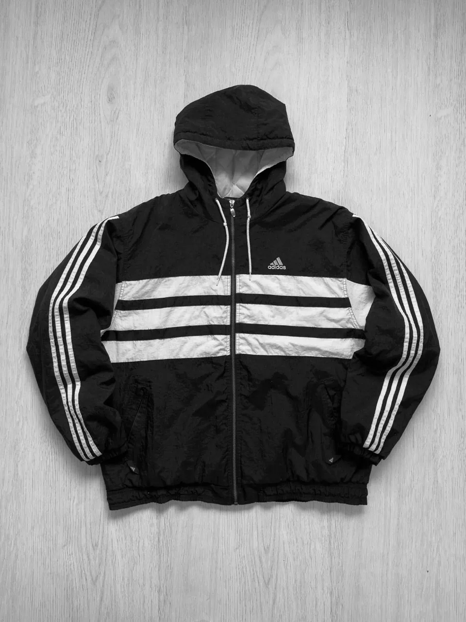 Campera adidas · Talle L